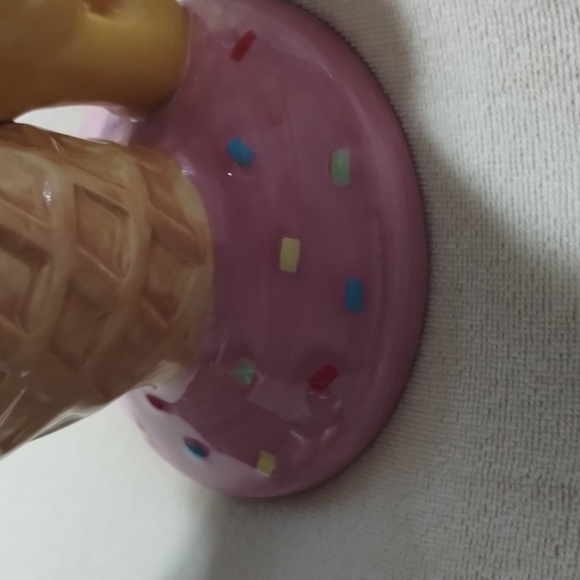 Rare Winnie the Pooh Waffle Ice Cream Cone Holder Cup, Walt Disney - Picture 4 of 5